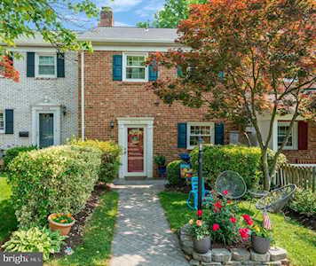 6010 Hardwick Place Falls Church, VA 22041