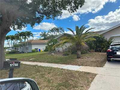 17732 Briar Patch Trl Boca Raton, FL 33487
