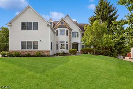 15 Kinzel Ln West Orange Twp., NJ 07052
