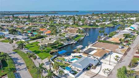 9204 Kingston Rd Bradenton, FL 34210