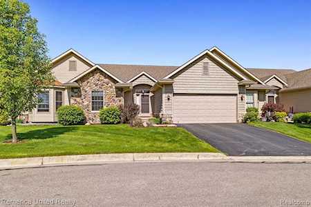 812 Boxwood Ct Brighton, MI 48116
