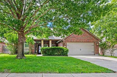 502 Valencia Drive Arlington, TX 76002