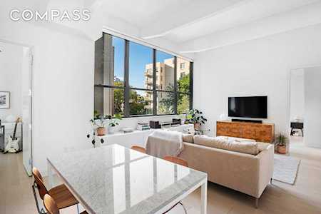 338 Berry St #3-B Brooklyn, NY 11211