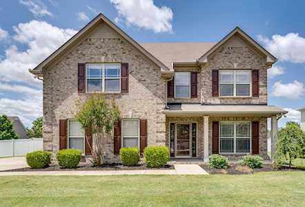 1824 Potters Ct Murfreesboro, TN 37128