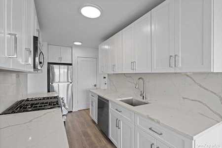 166-25 Powells Cove Boulevard #7G Beechhurst, NY 11357