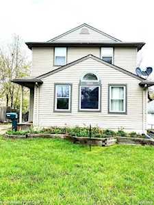 960 Lakeview St Waterford Twp, MI 48328