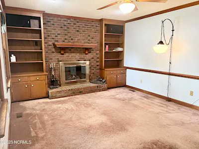 2906 Springflower Drive Wilson, NC 27896