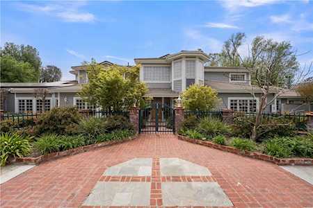 24335 Arcadia St Newhall, CA 91321