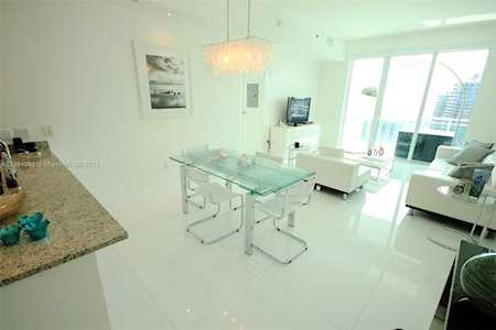 950 Brickell Bay Dr #4701 Miami, FL 33131
