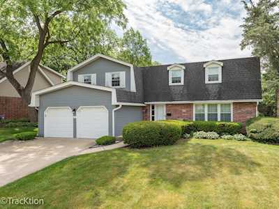 1137 Candlewood Dr Downers Grove, IL 60515