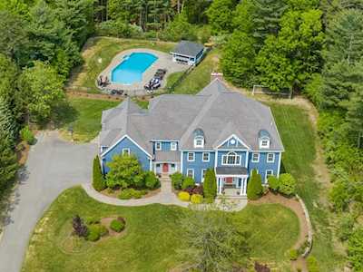 395 Country Club Way Kingston, MA 02364