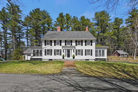 108 Parker Station Rd Goffstown, NH 03045