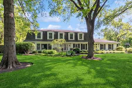 880 Mellody Rd Lake Forest, IL 60045
