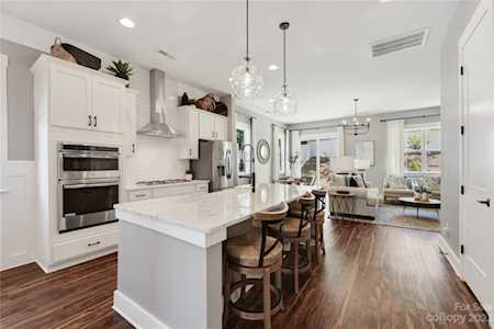 5014 Whitman Ave Matthews, NC 28105