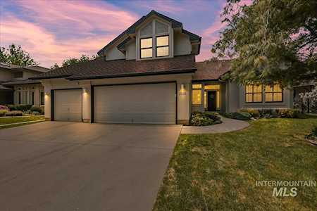2221 S Crosscreek Lane Boise, ID 83706