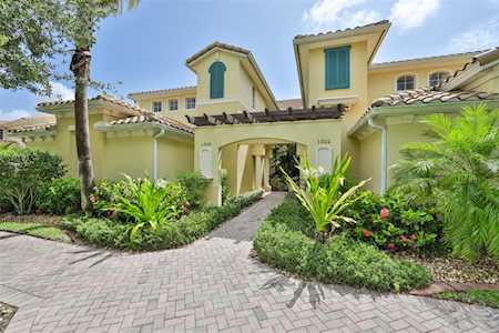 1320 Emerald Dunes Dr Sun City Center, FL 33573