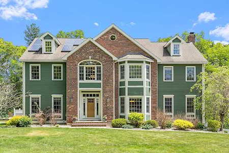 74 Sherwood Dr North Andover, MA 01845