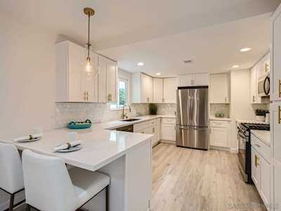 2902 Thunder Dr Oceanside, CA 92056