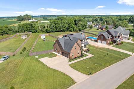 1975 Winsome Ln Adams, TN 37010