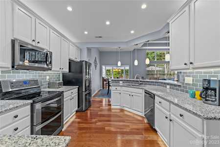 1040 Stonedown Ln Matthews, NC 28104