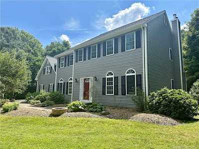 102 Cortland Way Granby, CT 06060
