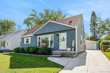 358 S Chocolay Ave Clawson, MI 48017