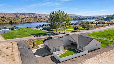 7697 River Front Drive Marsing, ID 83639