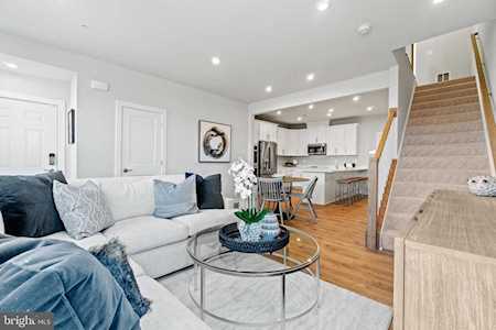 13526 Innovation Station Loop Herndon, VA 20171