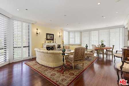 300 N Swall Dr #302 Beverly Hills, CA 90211