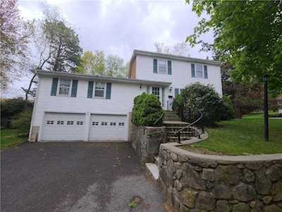 290 Boulder View Dr Warwick, RI 02886