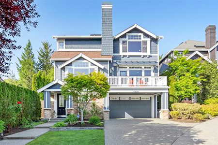 6818 Pinehurst Ave SE Snoqualmie, WA 98065