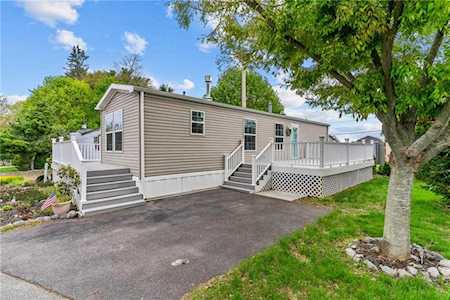 10 Matteson Rd East Greenwich, RI 02818