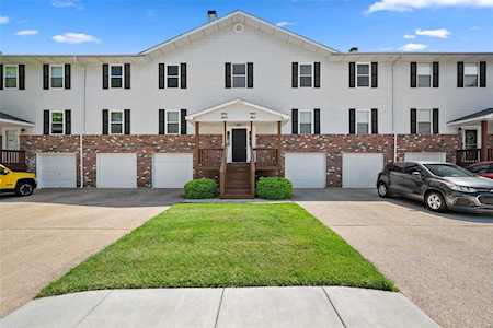 860 Boca Raton Dr St Peters, MO 63376