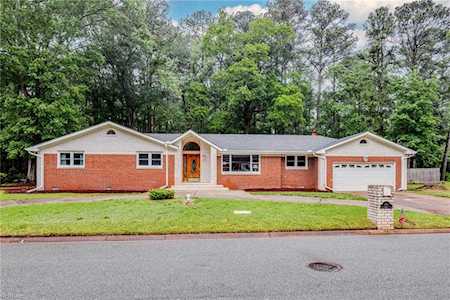 308 Mapleshore Dr Chesapeake, VA 23320