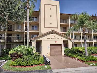 900 SW 142nd Ave #113L Pembroke Pines, FL 33027