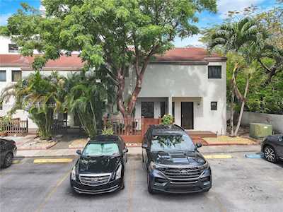 1901 NW S River Dr #60F Miami, FL 33125