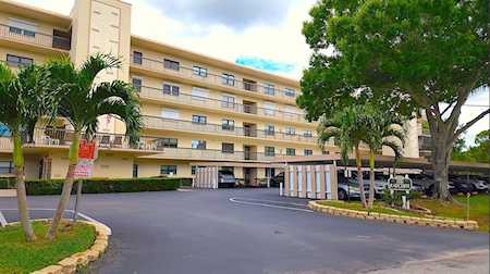 8198 Terrace Garden Dr N #510 St. Petersburg, FL 33709