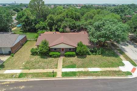 809 Redbud Street Crowley, TX 76036