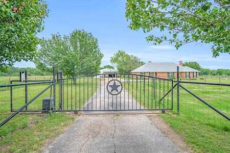 410 Vz County Road 2624 Wills Point, TX 75169