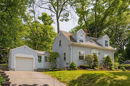 24 Pine Hill Cir Wakefield, MA 01880