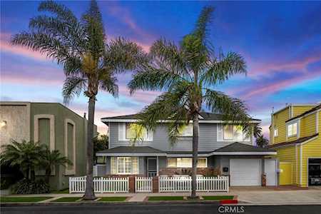 308 10th St Huntington Beach, CA 92648