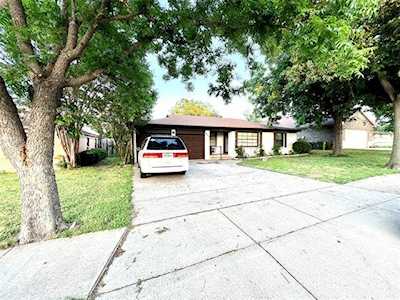 871 Perry Drive White Settlement, TX 76108