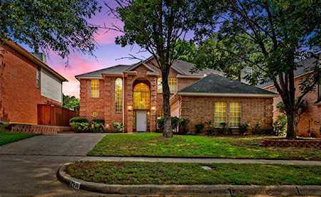 2411 Hedgeapple Drive Arlington, TX 76001