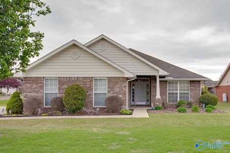 4800 Canterwood Drive Owens Cross Roads, AL 35763