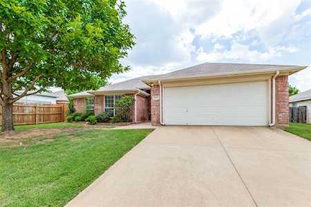 3017 Shoreside Parkway Fort Worth, TX 76053