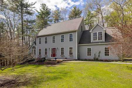 10 Easton Hill Ln Stratham, NH 03885