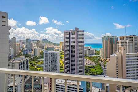 400 Hobron Lane #3305 Honolulu, HI 96815