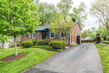 1128 Greentree Ct Lexington, KY 40517