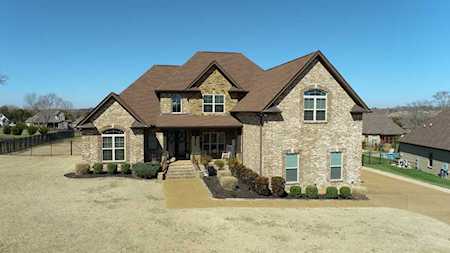 715 Farmington Dr Lebanon, TN 37087