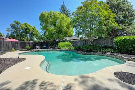 1706 Oakwood Drive Roseville, CA 95661